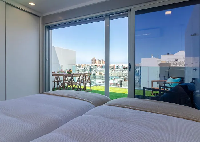 Flatguest Luxury Beach Terrace Loft - Wifi